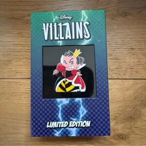 Walt Disney Imagineering Disney Villains Queen of Hearts Enamel Standee LE 400